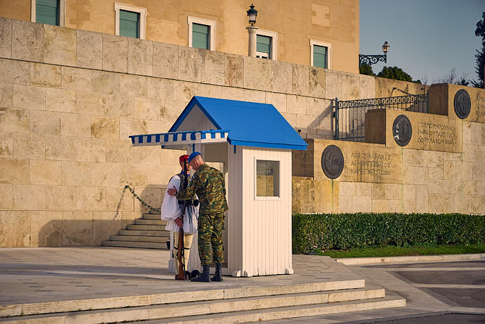 Wache am Denkmal des unbekannten Soldaten