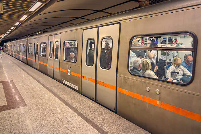Flughafentransfer Athen Metro Linie M3