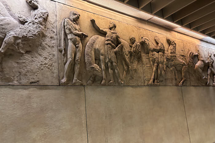 Metro Stationen antike Ausstellungen